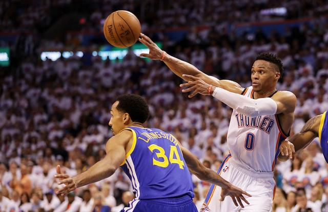 乎同时在后 乎同时在后